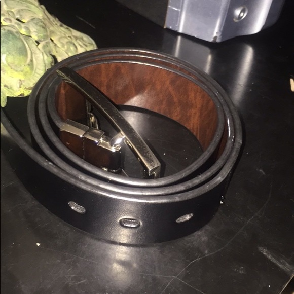 Kenneth Cole Reversible belt - Picture 2 of 3